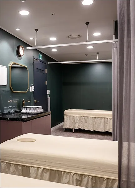 산후관리 마사지실 침대